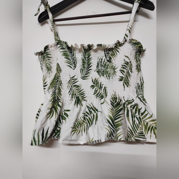H&M Palm Print Smocked Top 💚 - Picture 9 of 13